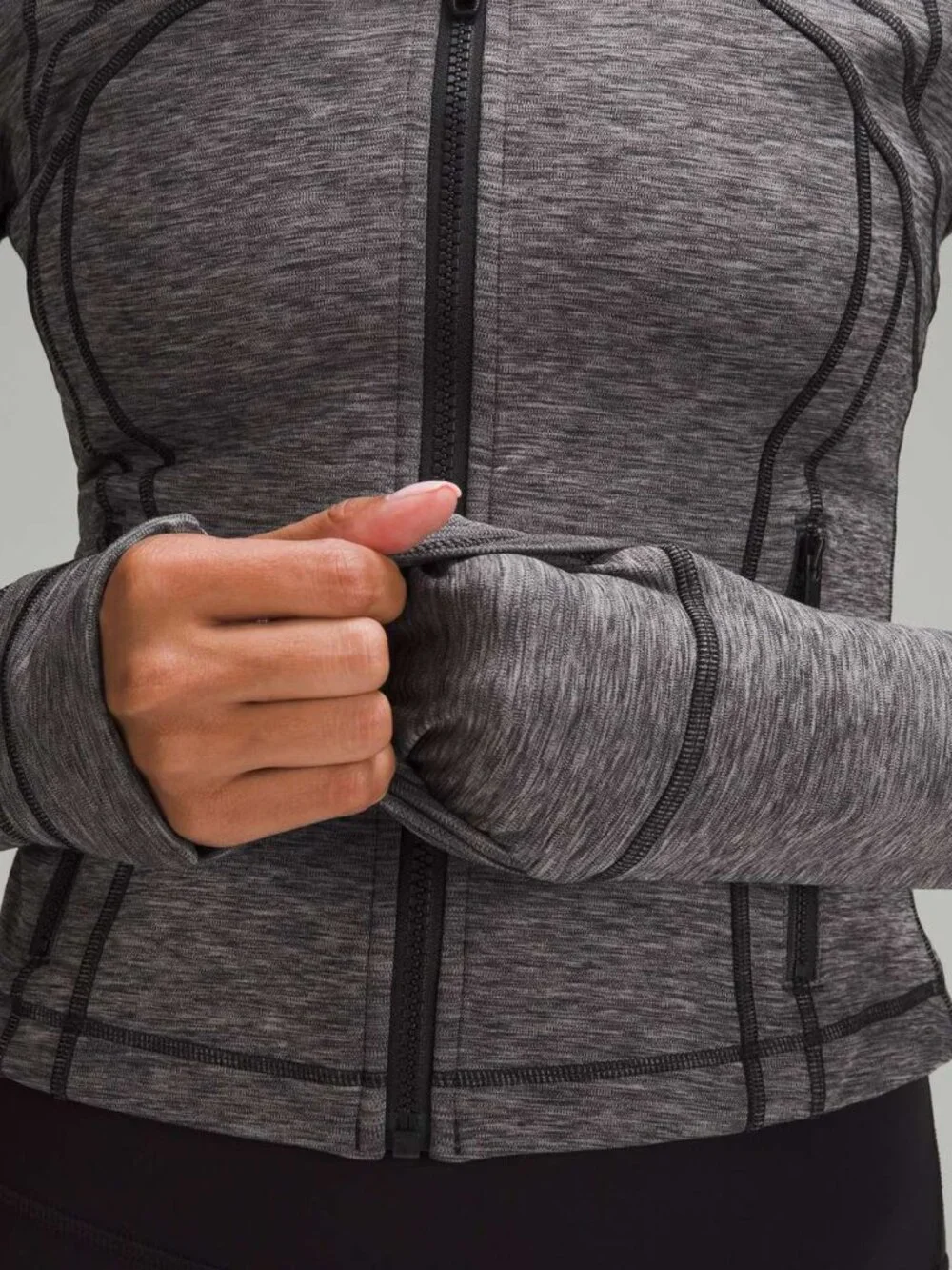 FLAWLESS LULULEMON DEFINE GRAY AND BLACK CROPPED JACKET SIZE 6 - Picture 5 of 10